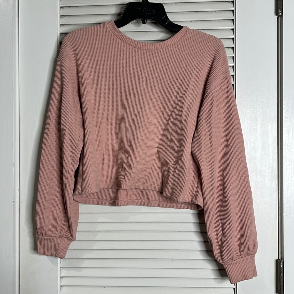 Pink long sleeve crop top